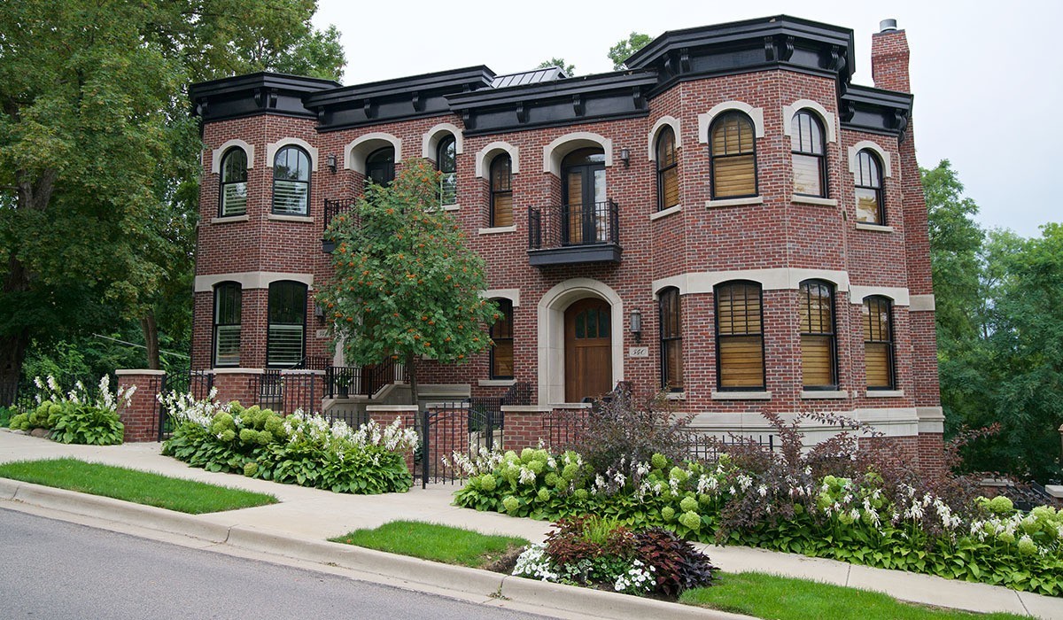 residence-rice-st-brownstones-4.jpg